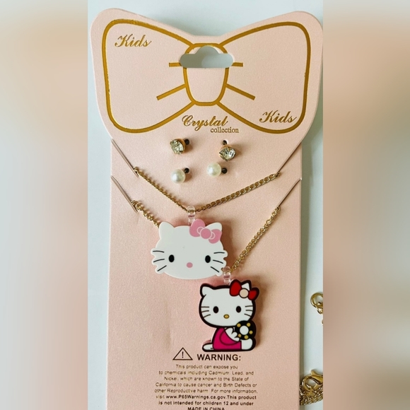 Hello Kitty Necklace Earrings Set - Picture 4 of 4